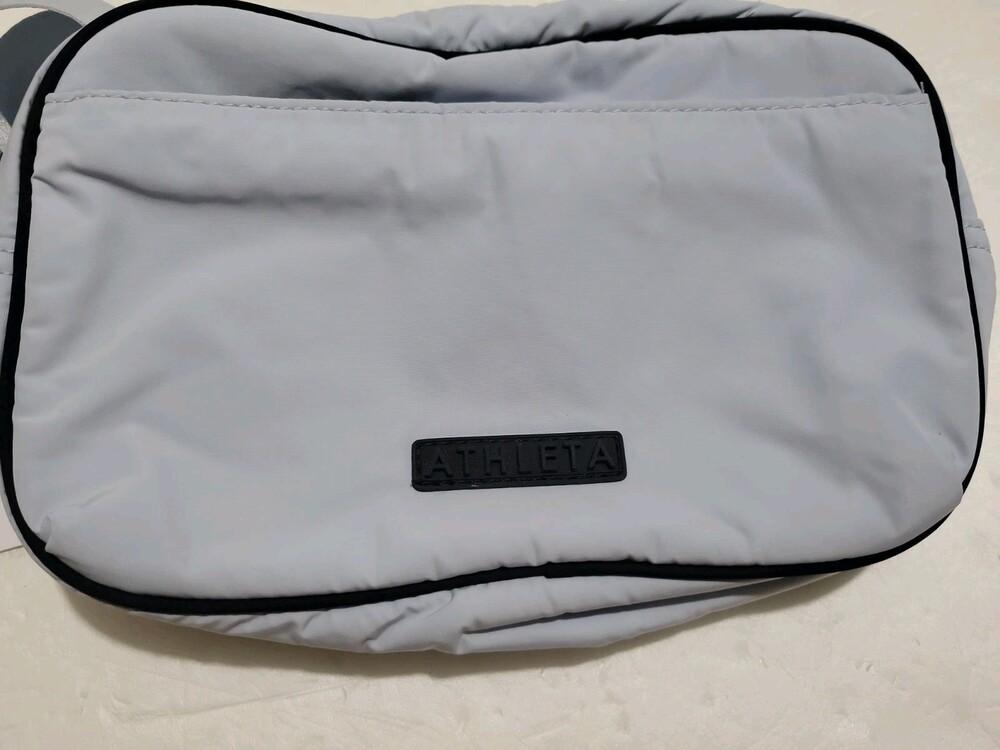 NWT Athleta All About Tipping Large Belt Bag Light Blue Purse Crossbody - Picture 2 of 10